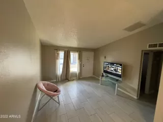 Photo #6: 6386180 Listing