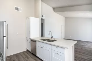 Photo #3: 6386258 Listing