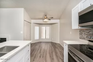 Photo #6: 6386258 Listing