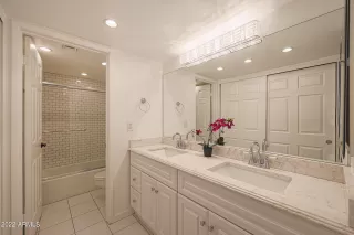 Photo #4: 6386638 Listing