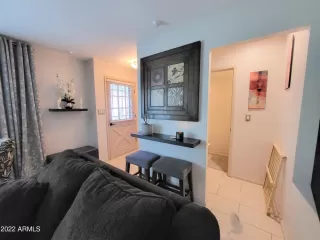 Photo #5: 6386661 Listing