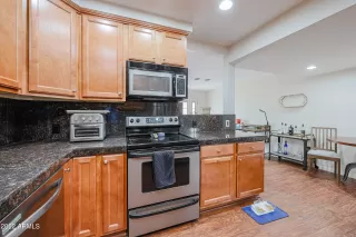 Photo #5: 6386734 Listing