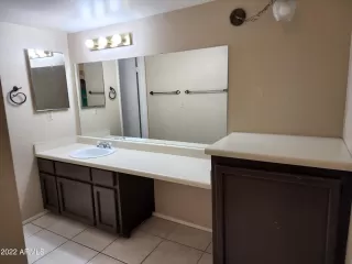 Photo #5: 6386870 Listing