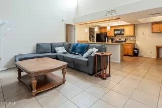 Photo #6: 6386894 Listing