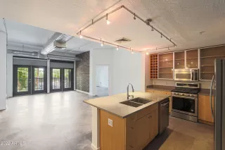 Photo #6: 6387105 Listing 
