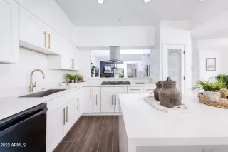 Photo #6: 6387264 Listing 