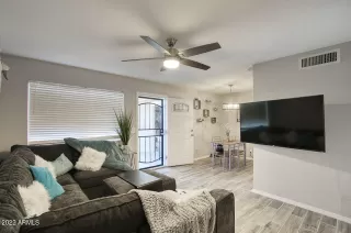 Photo #4: 6387484 Listing