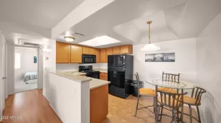 Photo #4: 6387491 Listing