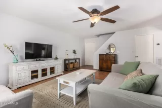 Photo #4: 6387601 Listing 