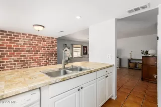 Photo #6: 6387601 Listing 