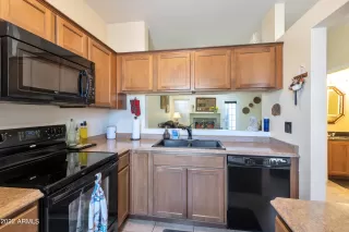 Photo #5: 6387621 Listing