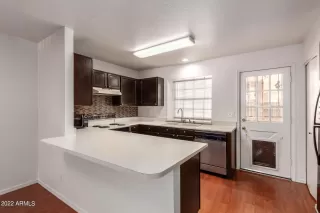 Photo #4: 6387623 Listing