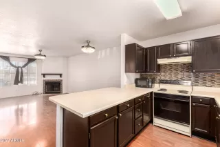 Photo #5: 6387623 Listing