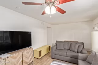 Photo #4: 6387775 Listing