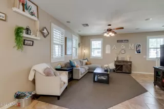 Photo #3: 6387800 Listing