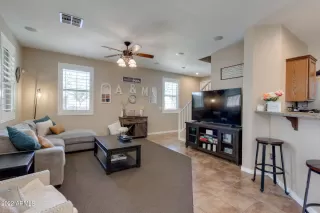 Photo #6: 6387800 Listing