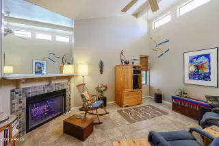 Photo #5: 6387875 Listing