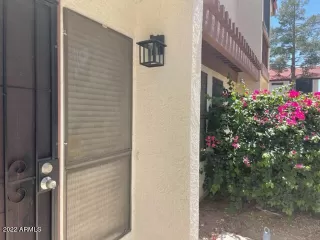 Photo #4: 6387989 Listing