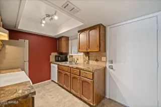 Photo #3: 6388025 Listing