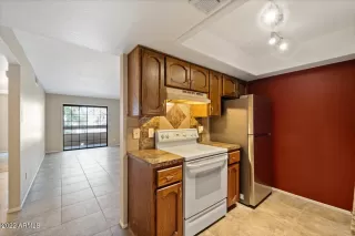 Photo #4: 6388025 Listing