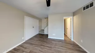 Photo #5: 6388286 Listing