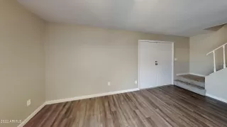 Photo #6: 6388286 Listing