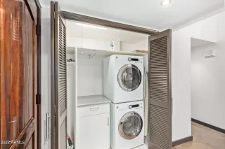 Photo #6: 6388352 Listing