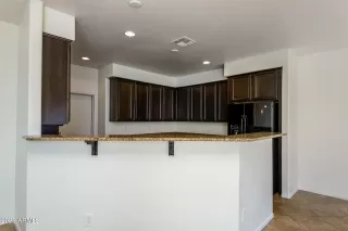 Photo #5: 6388760 Listing 