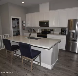 Photo #2: 6388810 Listing