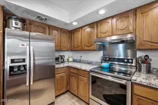 Photo #6: 6388874 Listing