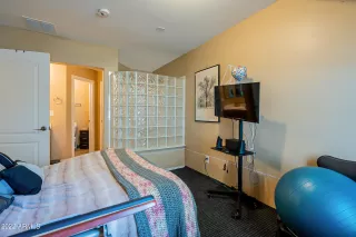 Photo #5: 6388909 Listing