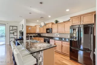 Photo #2: 6388975 Listing