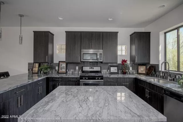 MLS: 6388999 Condo For Sale