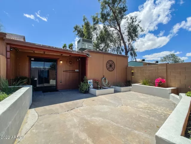 MLS: 6389022 Condo For Sale