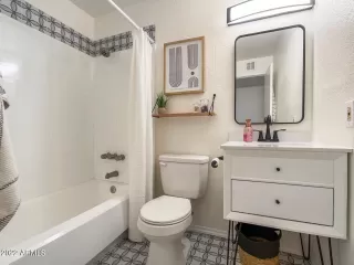 Photo #2: 6389022 Listing 