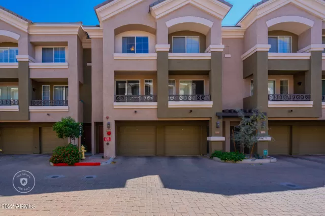 MLS: 6389100 Condo For Sale