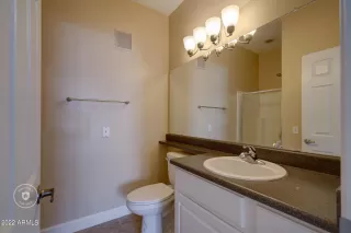 Photo #5: 6389100 Listing