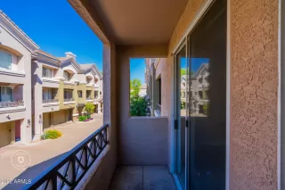 Photo #6: 6389100 Listing