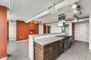 Photo #4: 6389107 Listing 