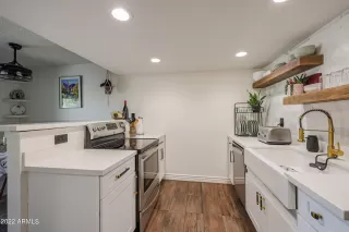 Photo #5: 6389409 Listing