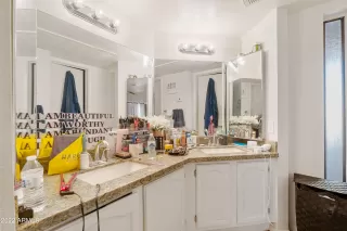 Photo #6: 6389965 Listing