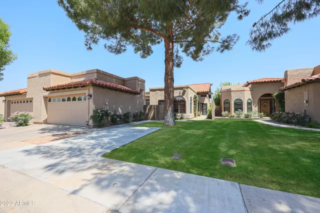 MLS: 6390090 Condo For Sale