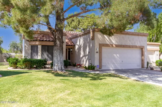 MLS: 6390127 Condo For Sale