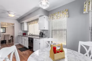 Photo #4: 6390127 Listing