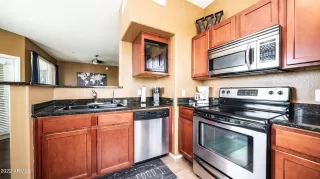 Photo #5: 6390190 Listing 