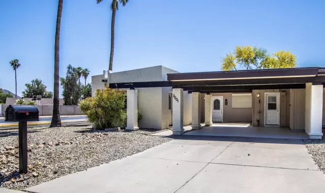 MLS: 6390563 Condo For Sale