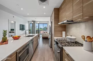 Photo #2: 6390817 Listing