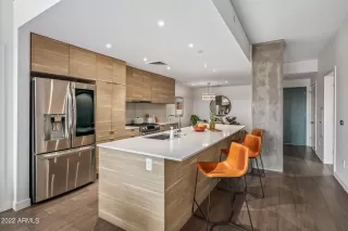 Photo #6: 6390817 Listing