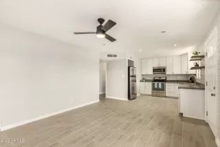 Photo #4: 6390867 Listing