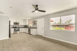 Photo #5: 6390867 Listing